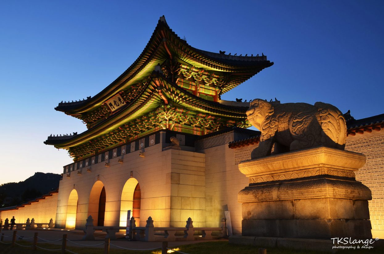 Gwanghwamun, the south entrance gate of the Gyeongbokgung Palace.