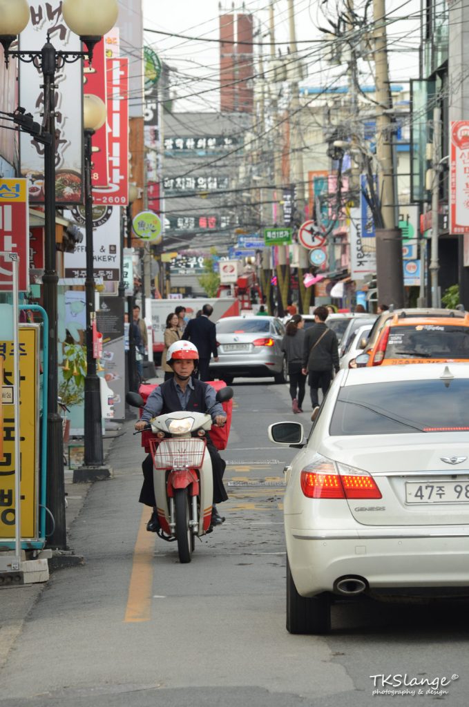 A typical street in Gyeongju.